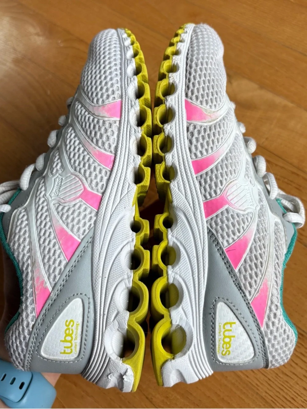 K-Swiss Tubes Sneakers shoes Comfort 200 Neon Pink Teal Youth Girls Size 3.5Y